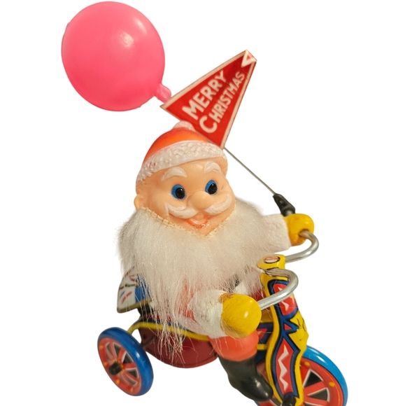 VINTAGE 1950 Wind Up Mechanical Tin Santa on Trike Works Japan - Picture 1 of 3